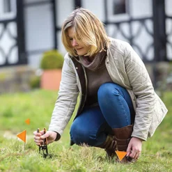 10 Mole Trap Flag Markers Hi Visibility Easy Find Lawn Markers UV Resistant 30cm -Draper Tool Shop 10 mole trap flag markers hi visibility easy find lawn markers uv resistant 30cm5060950106486 04c MP