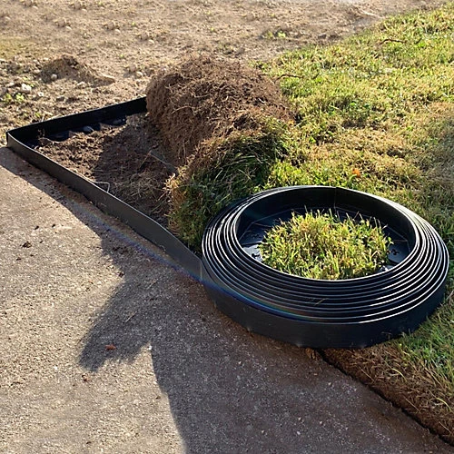 Flexible Plastic Garden Edging With 40 Pegs (10m) 5 Flexible Plastic Garden Edging With 40 Pegs (10m) - Image 3