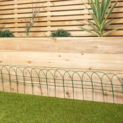 Garden Green PVC Coated Border Scalloped Fence 10M X 0.25M -Draper Tool Shop garden green pvc coated border scalloped fence 10m x 0 25m5017403063636 04c MP