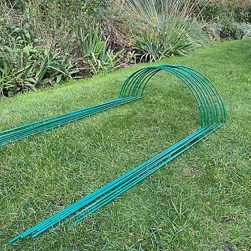 Garden Hoop Plant Bow Support System 45cm X 60cm (Pack Of 8) 3 Garden Hoop Plant Bow Support System 45cm X 60cm (Pack Of 8) - Image 2
