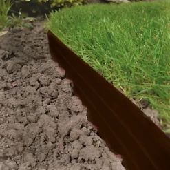 Swift Edge Garden Edging - Lawns, Borders, Pathways, Plots, Flowerbeds, Landscaping - Aluminium 100mm Tall - 6m Pack - Brown -Draper Tool Shop swift edge garden edging lawns borders pathways plots flowerbeds landscaping aluminium 100mm tall 6m pack brown0631145832234 02c MP